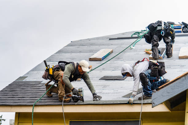 Professional Gutter Installation technician working in Hobe Sound, FL
